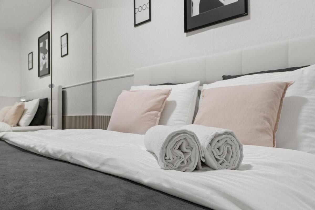 Cozy Premium With Free Parking! New! Apartment Köln